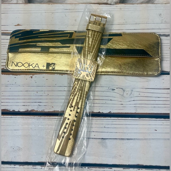 NEW WORKING Nooka x MTV NYC Watch 2009 Limited Edition MTV-ZOT-GD RARE - Picture 1 of 13